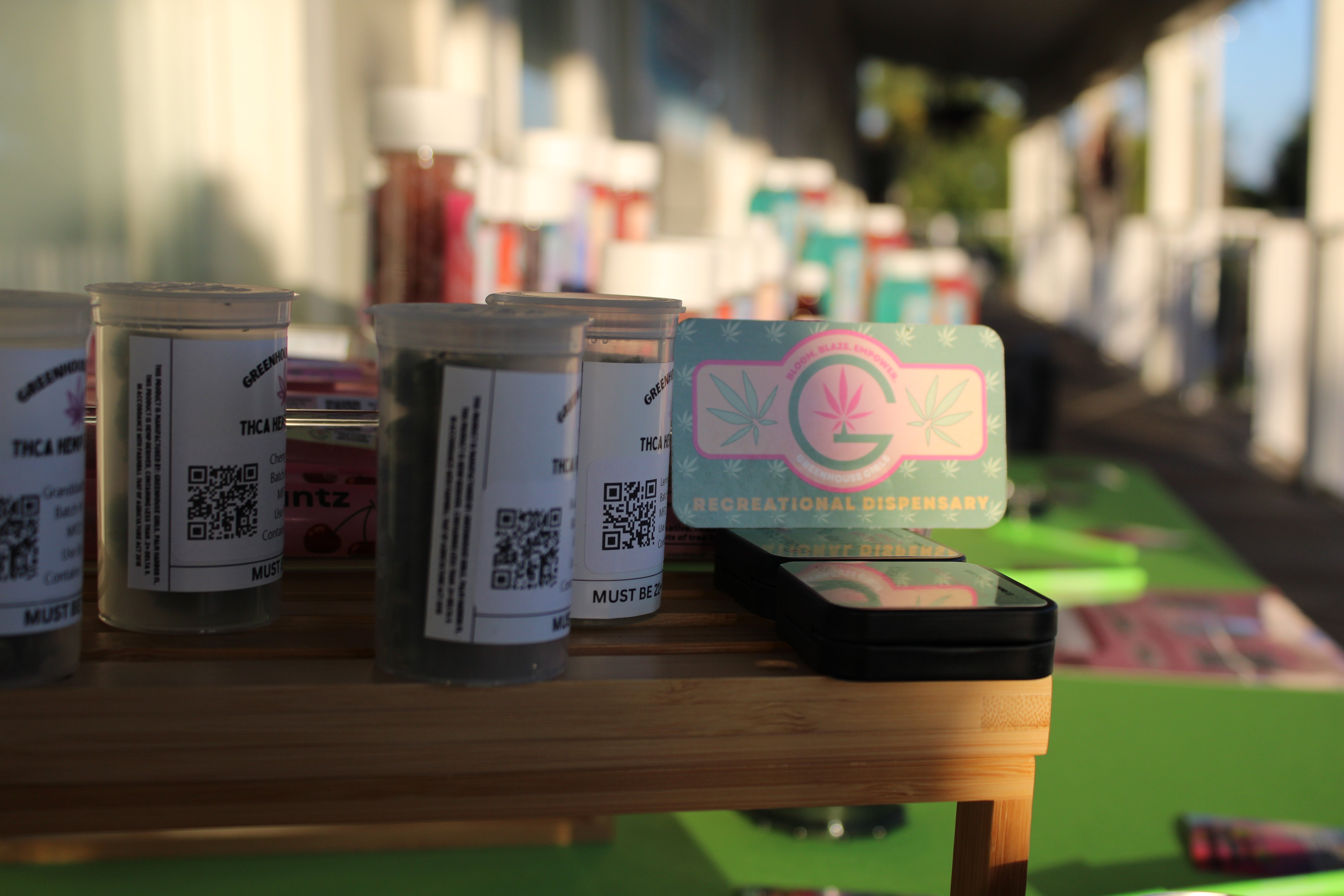 THC vs. CBD: What’s the Difference & Which One’s Right for You?